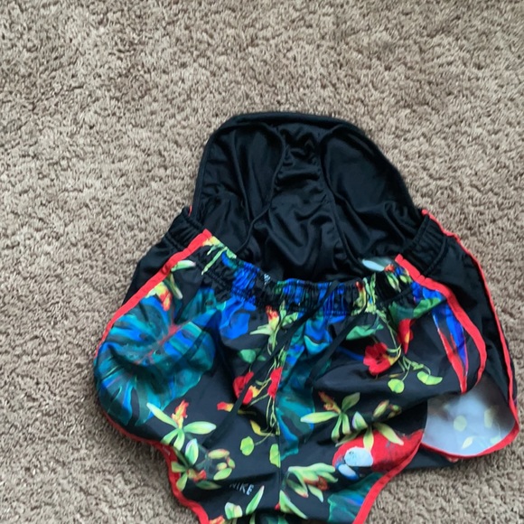 Nike Dri-Fit Shorts - Picture 4 of 4